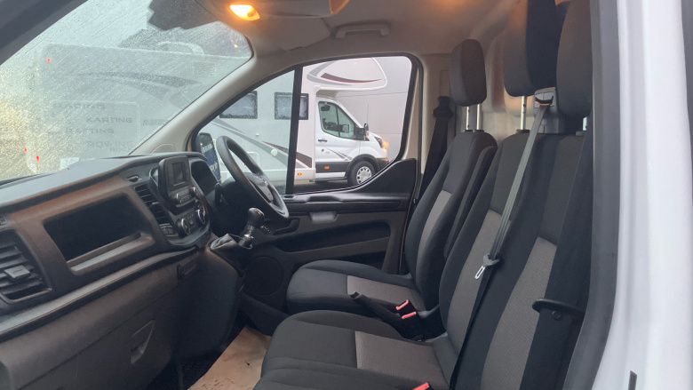 Ford Transit Custom 280 L1 Diesel Fwd 2.0 EcoBlue Hybrid 130ps Low Roof Leader Van